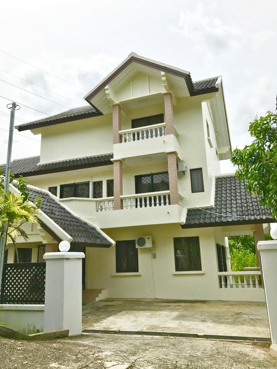 Taman Mawar Bandar Seri Begawan Exterior photo